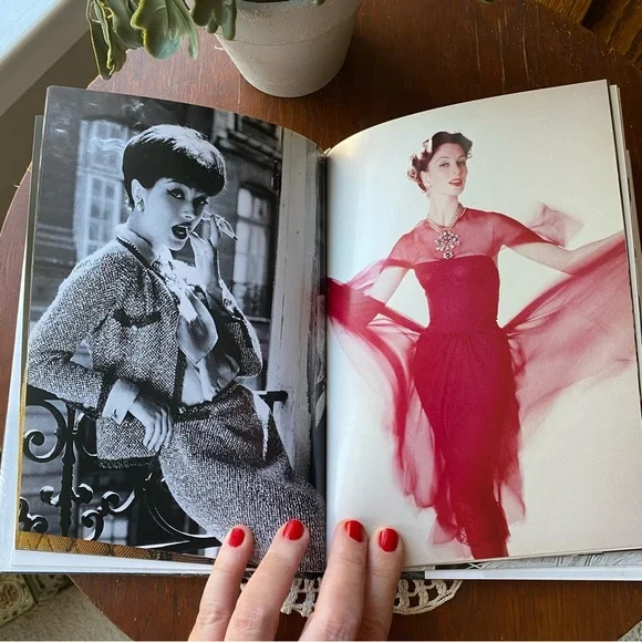 Chanel Universe of Fashion Book EUC - Picture 6 of 13